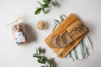 Pão Natural Sem Glúten - 500g - Leve, sabor neutro, feito com farinha de arroz polido, vai bem com qualquer acompanhamento. Sem glúten, sem lactose, vegano